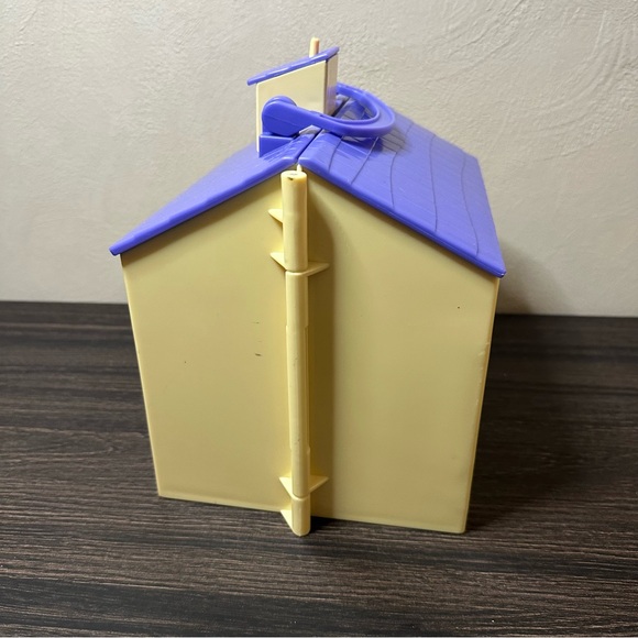 Peppa Pig All Around Town Playset Track Parts with School and Car Lot - Picture 4 of 12